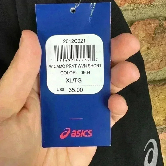 ASICS women’s running shorts - Picture 2 of 2